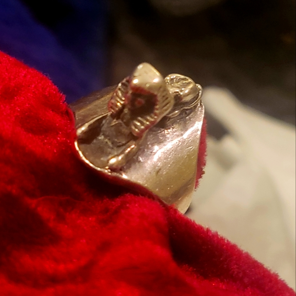 Heavy sterling silver Pharoah ring